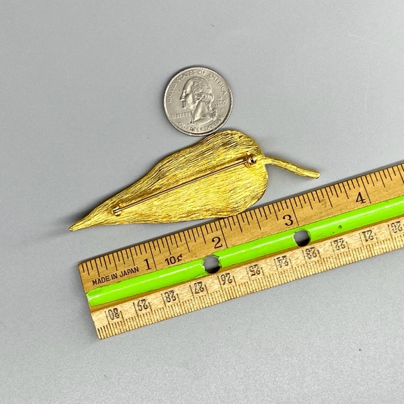 Vintage Brushed Gold Leaf Brooch - Picture 8 of 14